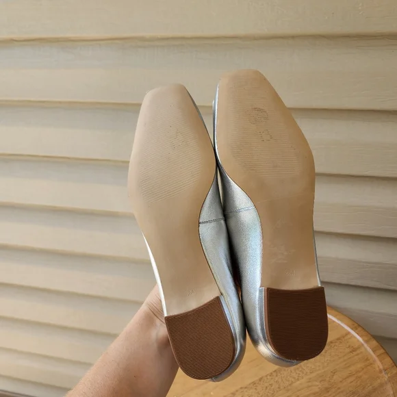 Talbots Sutton buckle silver metallic flats size 8 - Picture 8 of 13